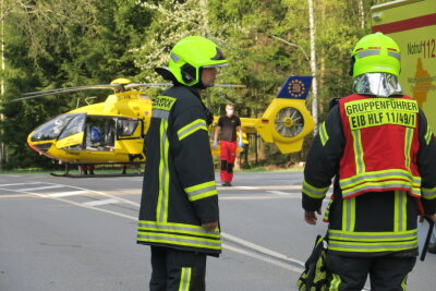 Eibenstock: Rettungshubschrauber fliegt Biker ins Krankenhaus - 