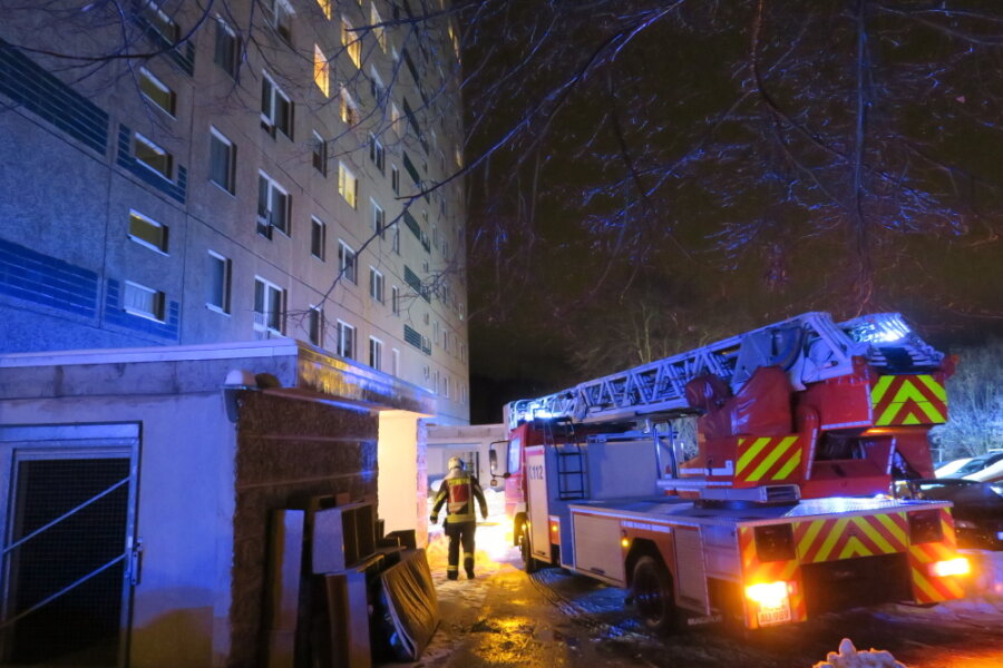 Eichert: Feuerwehr rückt zu Kellerbrand in Elfgeschosser aus