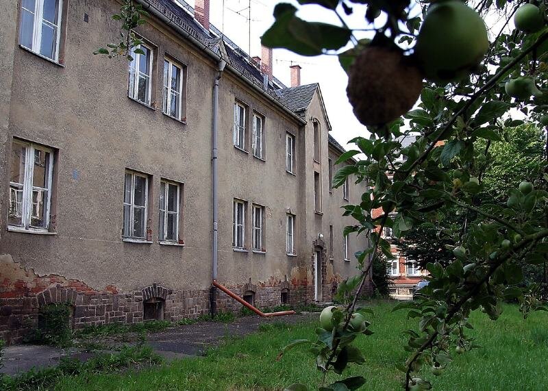 Eigenheime auf Dietel-Häuser-Gelände geplant - 
              <p class="artikelinhalt">Die drei Dietel-Wohnblocks in der Haaraer Straße in Wilkau-Haßlau sollen abgerissen werden.</p>
            