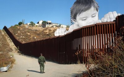 Ein amerikanischer Albtraum - Das ist keine Fotomontage, sondern ein riesiges Kunstwerk am Grenzzaun zwischen den USA und Mexiko. Ein zwanzig Meter hohes Foto zeigt Kikito, einen Jungen aus Mexiko, der über den Zaun nach Nordamerika blickt. Damit protestiert ein französischer Künstler, der sich JR nennt, seit Anfang September gegen die Einwanderungspolitik von Donald Trump.            