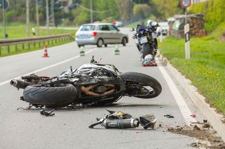 Ein 43-jähriger Biker kam am Sonntag bei Brünlos ums Leben.
