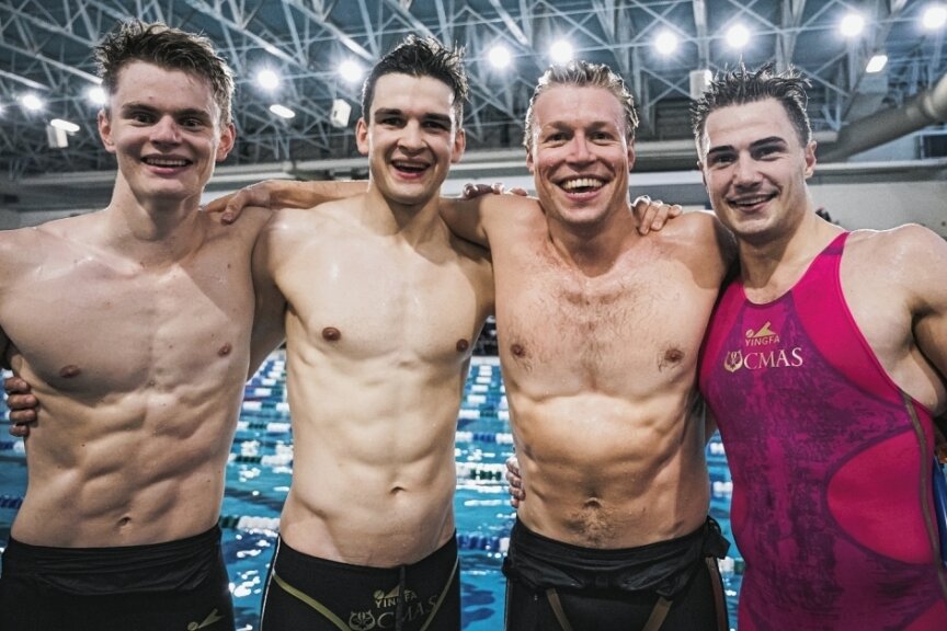 Ein Comeback ist ausgeschlossen - Für Malte Striegler (Zweiter von rechts) war der Sieg bei den World Games in der Flossenschwimmstaffel mit Justus Mörstedt (von links), Robert Golenia und Max Poschart krönender Karriereabschluss. 