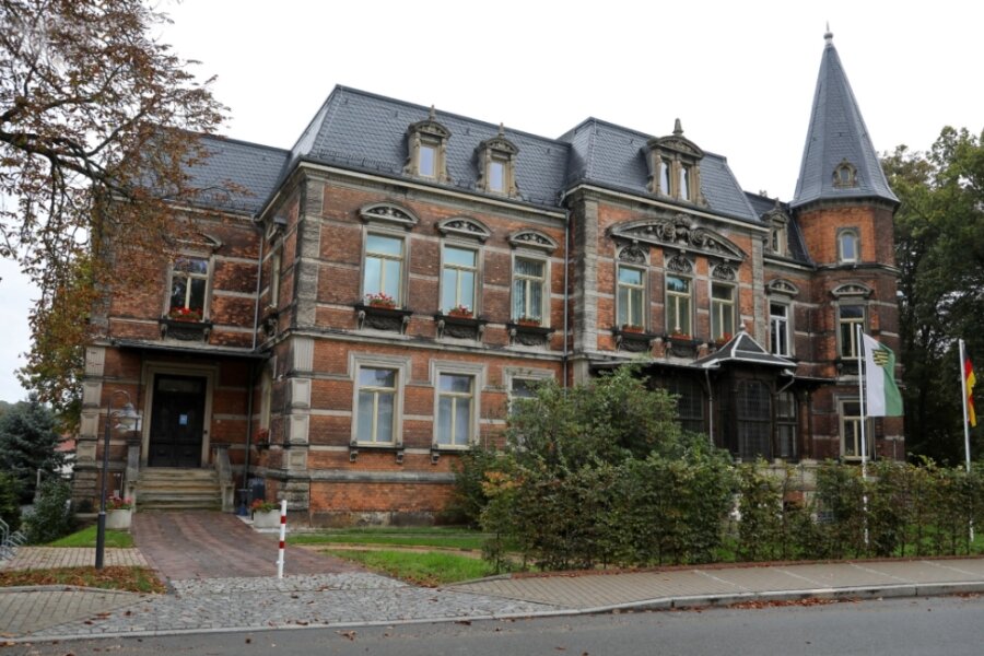 Blick zur Gemeindeverwaltung in Remse. Das Büro des Bürgermeisters befindet sich in der ersten Etage. Wer dort künftig Platz nimmt, entscheidet sich am 23. Januar 2022. 