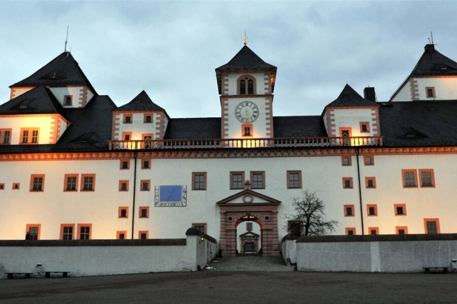 Ein Künstlerleben, ein Schloss bei Nacht und viele Ausbildungsplätze: Das bringt die Woche in Mittelsachsen - Donnerstag und Freitag zeigt sich die Augustusburg zum Musiksommer bei Nacht.