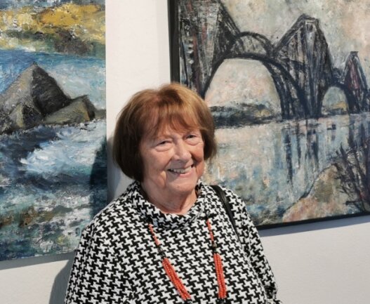 Malerin Elisabeth Decker wird anlässlich ihres 90. Geburtstags mit einer Ausstellung von der Stadt Wildenfels geehrt. 