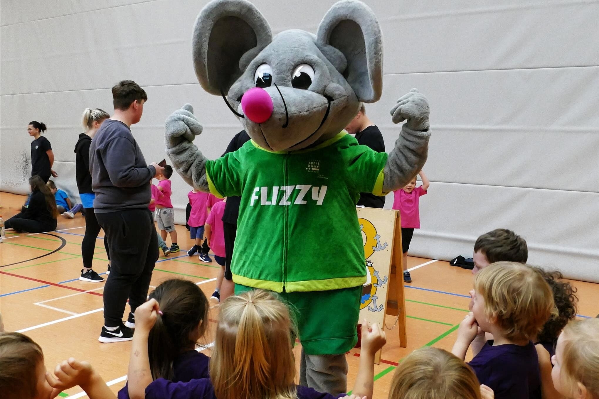 Ein Motivator namens Flizzy Sportmaus feiert in Gelenau runden Geburtstag