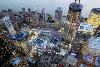 Ein neues Gesicht für Ground Zero - Zehn Jahre nach den Terroranschlägen vom 11. September 2001 klafft Ground Zero noch immer als offene Wunde mitten in New York. Bis zum Abschluss aller Bauarbeiten auf dem symbolträchtigen Gelände dürften noch fünf weitere Jahre vergehen.