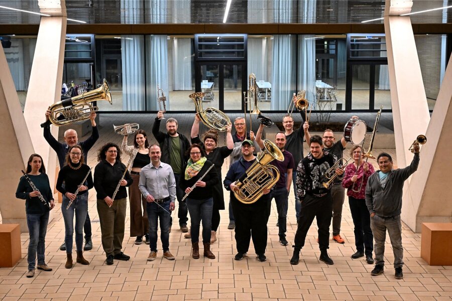 Ein neues Orchester für Chemnitz: Viel Ahnung von Tuten und Blasen - Noch ist das Ensemble „Blasorchester Chemnitz“ nicht vollständig, doch es wächst beständig.