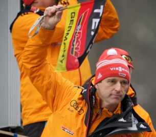 Ein Österreicher gewinnt immer - Richard Schallert - Bundestrainer Werner Schuster winkt seit 2008 die deutschen Ski-Adler ab.