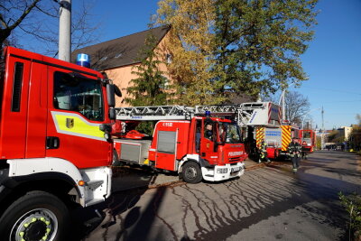 Eine Person ist bei einem Wohnungsbrand in Chemnitz schwer verletzt worden.