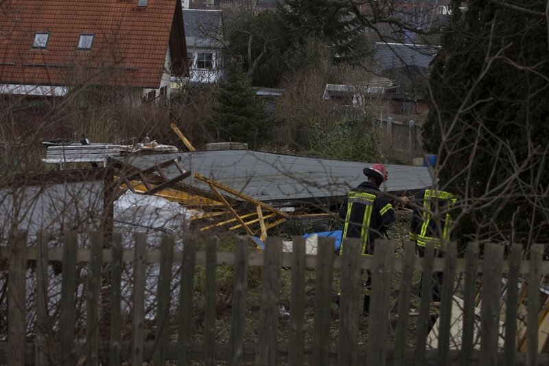 Ein Toter und drei Schwerverletzte bei Laubeneinsturz in Plauen - 