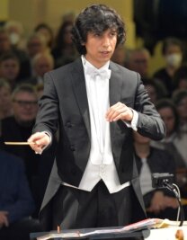 Ein ungewöhnliches Sinfoniekonzert - Kapellmeister José Luis Gutiérrez hatte die musikalische Leitung.