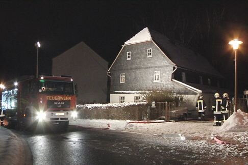 Ein Verletzter bei Brand in Zwickau-Mosel - Bei einem Brand in zwickau-Mosel ist am Freitag ein 27-Jähriger verletzt worden.