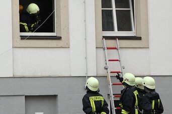 Ein Verletzter nach Brand in Freiberger Asylbewerberheim - Mutmaßlicher Brandstifter stellt sich - 
