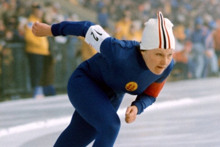 Ein verordnetes Karriereende und der lange Atem einer Ärztin - Ute Dix 1976 bei einem ihrer Olympiarennen in Innsbruck. 