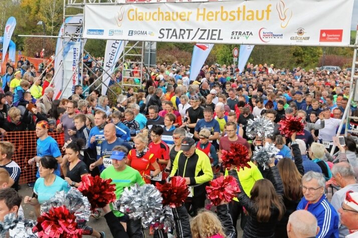 Ein volles Programm auf und neben der Strecke -  Nach der zweijährigen Zwangspause zählen die Organisatoren des Glauchauer Herbstlaufes die Zeit bis zur 35. Auflage des Herbstlaufes.