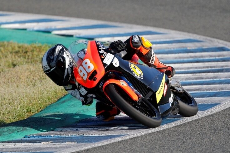 Ein Zwölfjähriger gibt in Spanien Gas - Mika Siebdrath fährt dieses Jahr seine erste Saison in Spanien. Neben dem Motorrad kennt er auch die Strecken bisher kaum. 