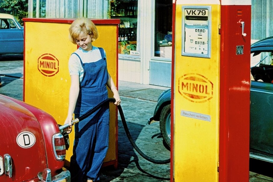 Eine Minol-Tankstelle in den 1960er-Jahren. In eine von solchen Tankstellen in Glauchau war 1967 durch das Aufbrechen von Fenstern mehrfach eingebrochen worden. 