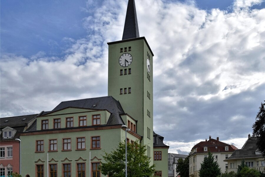 Einbrecher scheitern an Rathaustüren in Wilkau-Haßlau - Einbrecher scheiterten an den Eingangstüren des Rathauses in Wilkau-Haßlau.