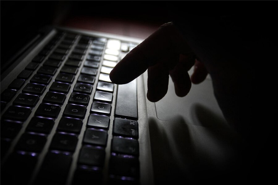 Einbrecher suchen in Zwickau bei zwei Firmen nach Beute - Drei Laptops wurden in Zwickau bei einem Einbruch gestohlen.