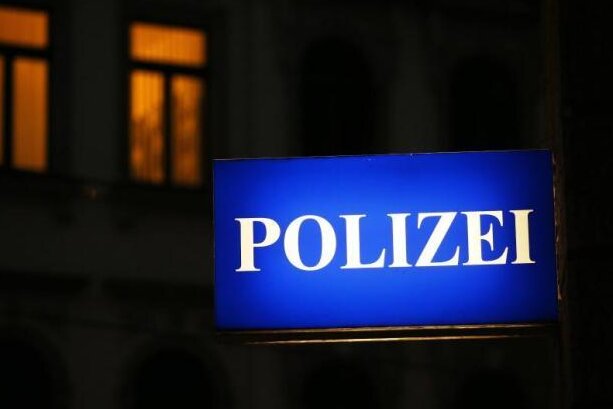 Einbruch: Zwei E-Bikes aus Mehrfamilienhaus gestohlen - Aus einem Mehrfamilienhaus an der Zwickauer Lothar-Streit-Straße sind zwei E-Bikes gestohlen worden.