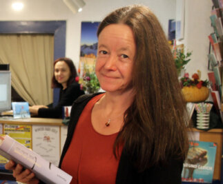 Heike Wenige, Inhaberin des Taschenbuchladens an der Freiberger Burgstraße, bekam zum wiederholten Mal den Buchhandelspreis.