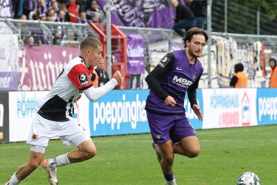 Eine gefühlte Niederlage, oder nicht? So beurteilt der FC Erzgebirge Aue den Punktgewinn in Köln - Aktivposten im FCE-Spiel. Rechtsverteidiger Tim Danhof (re.) erzielte in Köln einen Treffer und legte einen weiteren auf. 