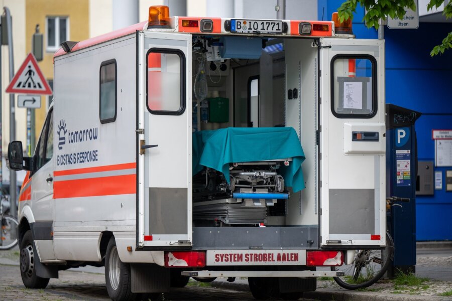 Einfrieren, auftauen, weiterleben dank Kryonik? - Mobile Kryokonservierung kann mit Hilfe von umgebauten Krankenwagen durchgeführt werden.