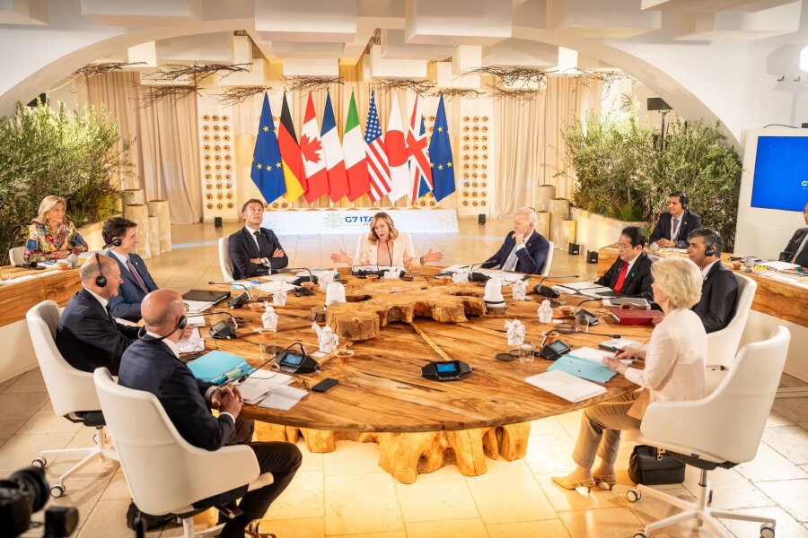 Einigung bei G7-Gipfel: Russisches Geld für die Ukraine - Die Staats- und Regierungschefs aus den sieben Industrienationen USA, Kanada, Großbritannien, Frankreich, Italien, Deutschland und Japan treffen sich im italienischen Borgo Egnazia bei Bari zu ihrem jährlichen Gipfel.
