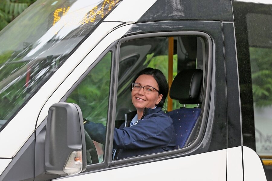 Einkaufsbus ohne Fahrgäste - Zum Start am Mittwoch um 8.10 Uhr war Busfahrerin Mandy Reißmann noch optimistisch, später aber frustriert: Niemand wollte mit. 
