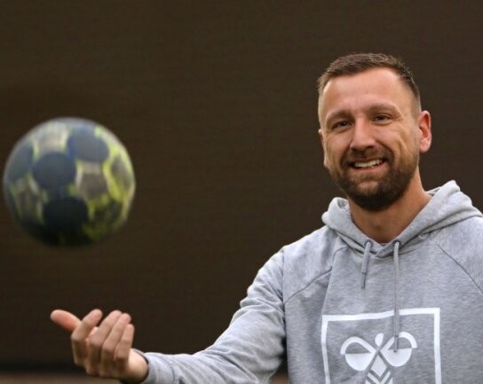 Handball-Dauerbrenner Henry Helbig ist seit dieser Saison, die derzeit unterbrochen ist, Spielertrainer des HC Glauchau/Meerane II. 