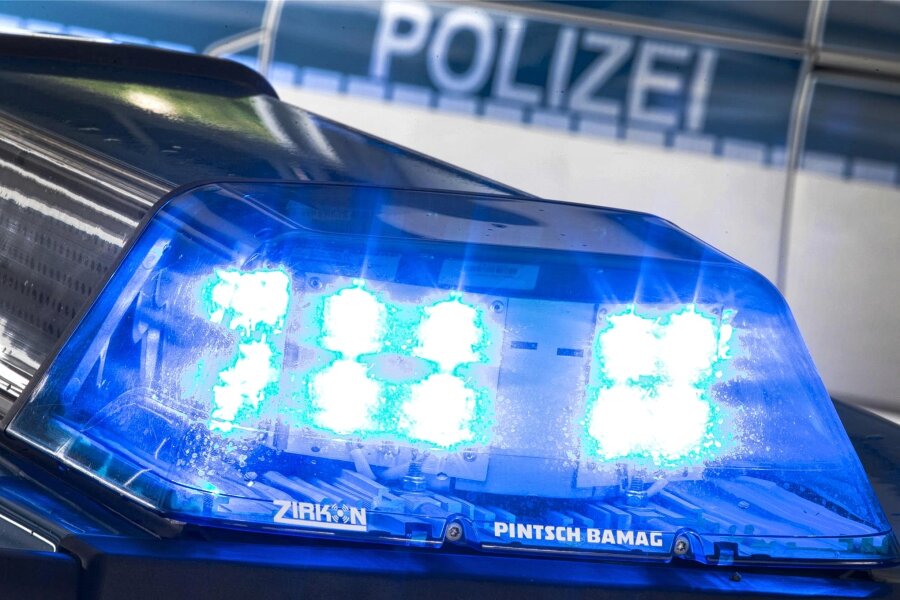 Einsatz für Polizei und Rettungsdienst: Was war am Mittwochabend in Hohenstein-Ernstthal los? - Die Polizei hat die Personalien von vier Männern aufgenommen.
