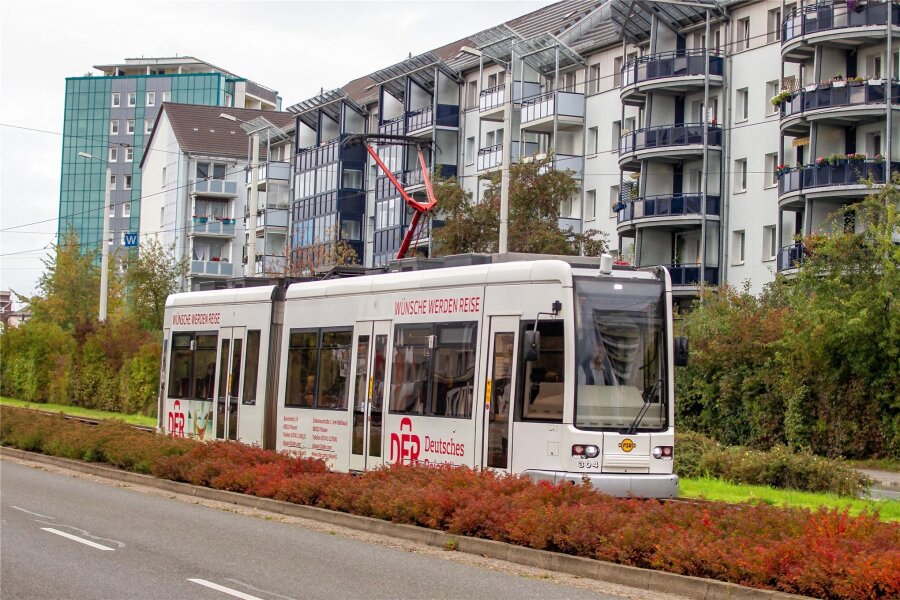 Einschränkungen bei Bus und Straßenbahn am Sonntag zum Karnevalsumzug in Plauen - Die Linie 3 der Plauener Straßenbahn kann am Sonntagnachmittag zwischen Oberer Bahnhof und Neundorf wegen des Umzugs nicht fahren.