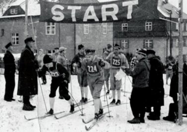 Einstiger "Schnee-Triathlon" wird zum 100. Mal ausgetragen - In den 1960er-Jahren befand sich der Start des Schwartenberglaufs noch mitten in Neuhausen. Mittlerweile ist Bad Einsiedel der Dreh- und Angelpunkt dieser traditionsreichen Veranstaltung. 