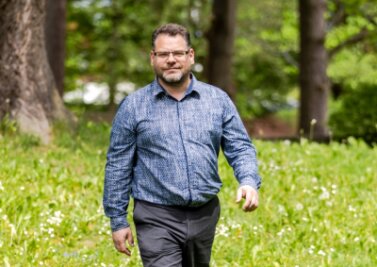 Einziger Bürgermeister-Kandidat Göckeritz: "Schlettau soll 2025 schuldenfrei sein" - Conny Göckeritz tritt bei der Bürgermeisterwahl in Schlettau erneut an. 