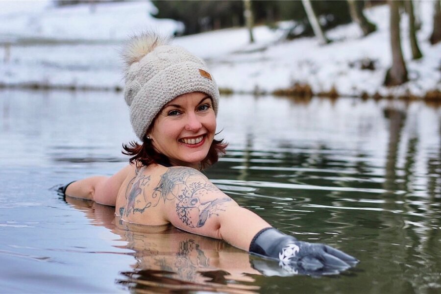 Am liebsten taucht Yvonne Hedrich in das eiskalte Wasser eines privaten Teiches unweit ihres Hauses. 