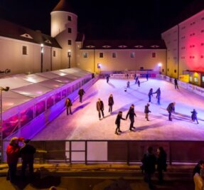 Eisbahn auf Schloss Freudenstein wieder geöffnet - 