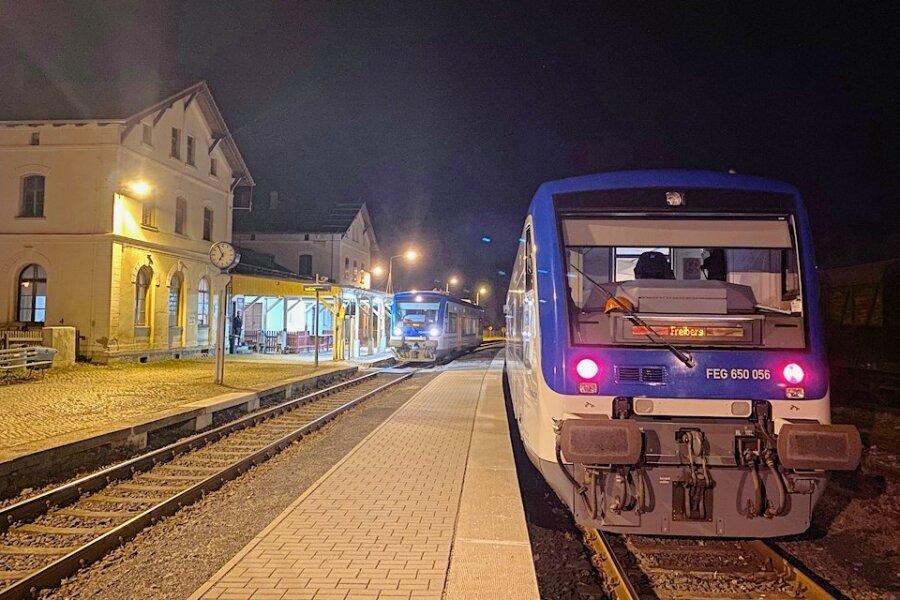 Züge der Freiberger Eisenbahn im Bahnhof Mulda. Die Strecke von Freiberg nach Holzhau soll mit dem Lückenschluss nach Moldava (Moldau) wieder wie vor dem Krieg durchgängig bis nach Most (Brüx) befahrbar sein.