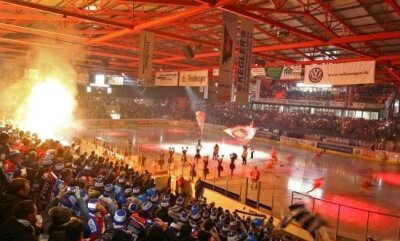 Eishockey: Pokalwettbewerb eröffnet Saison - Vor dem Beginn der neuen Eishockey-Saison soll ein Nord-Ost-Pokal ausgetragen werden.