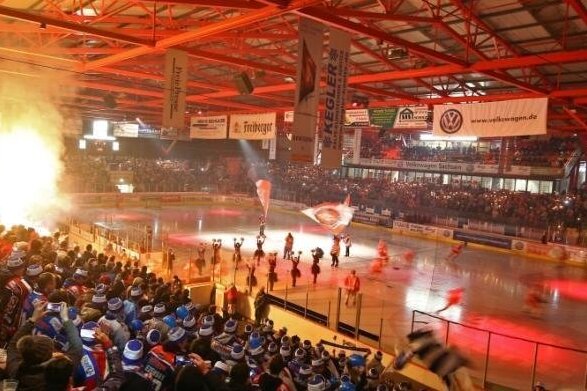 Eishockey: Pokalwettbewerb eröffnet Saison - Vor dem Beginn der neuen Eishockey-Saison soll ein Nord-Ost-Pokal ausgetragen werden.