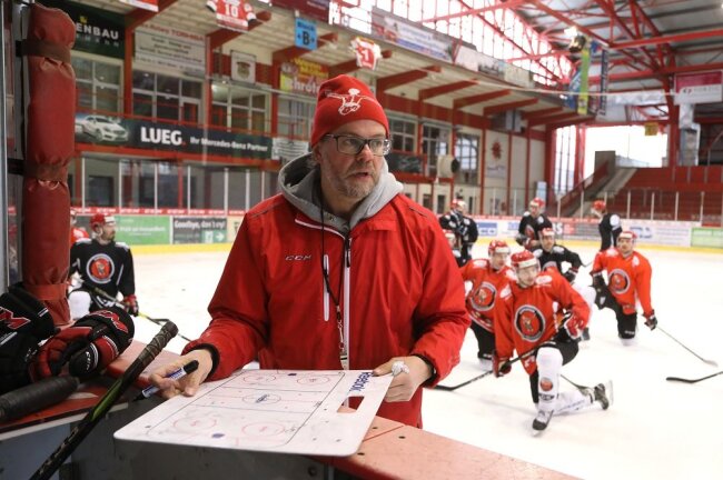 Eishockey: Rousson verlässt den ETC Crimmitschau - Nachwuchstrainer Boris Rousson kehrt nicht zum ETC Crimmitschau zurück.