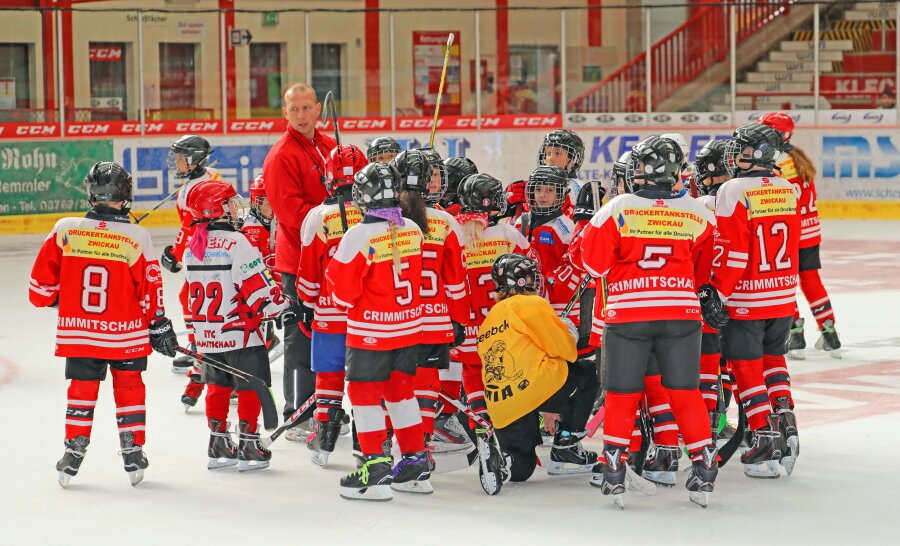 Eishockey: Trainer-Trio bleibt bis 2024 - Torsten Heine bleibt sportlicher Leiter des Eishockey-Nachwuchses.