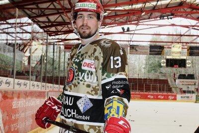 Eispiraten: Aktion für Veteranen erntet viel Zuspruch - André Schietzold im Camouflage-Outfit.