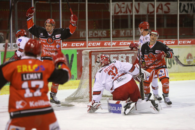Eispiraten Crimmitschau feiern ersten Sieg in der 2. Deutschen Eishockeyliga - Zum Saisonauftakt am Freitag hatten die Eispiraten eine 6:7-Heimniederlage gegen den EV Landshut kassiert.