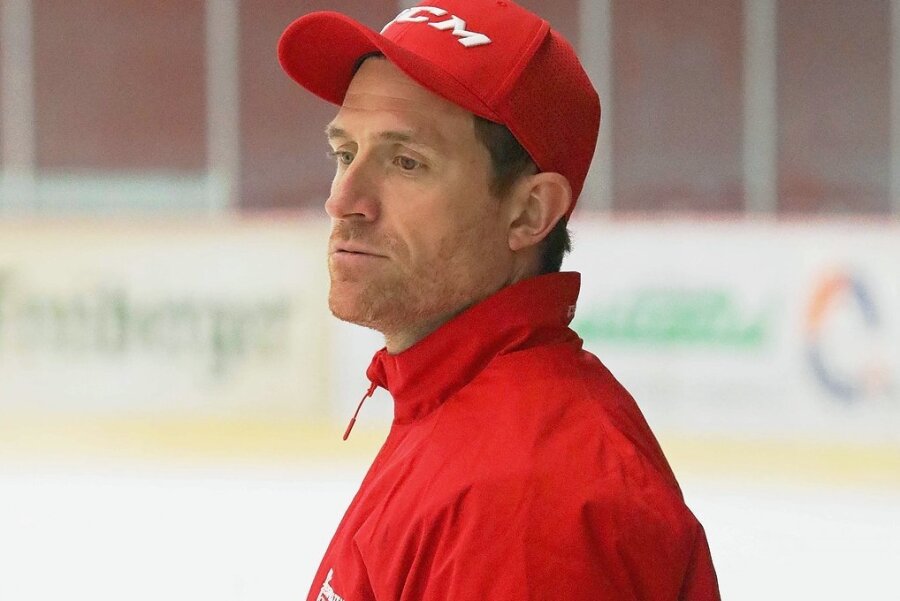 Eispiraten Crimmitschau: Trainer mit NHL-Erfahrung macht die Eispiraten fit - Alexander Sulzer ist Skill-Trainer bei den Eispiraten. 