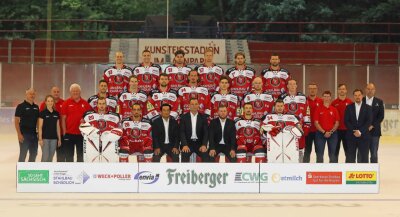 Eispiraten holen zwei Punkte in Bayreuth - Kader der Eispiraten Crimmitschau in der Saison 2022/2023.