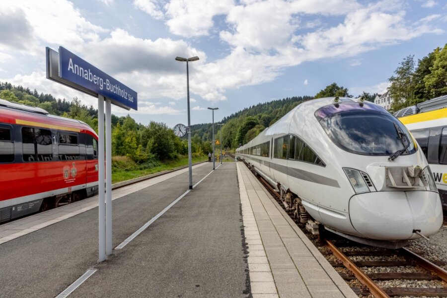 Elektrisch ins Erzgebirge: In Annaberg-Buchholz wird Ladestation für Batteriezüge aufgebaut - Die Ladestation soll im Frühjahr 2023 im Bahnhof Annaberg-Buchholz Süd aufgebaut werden. 