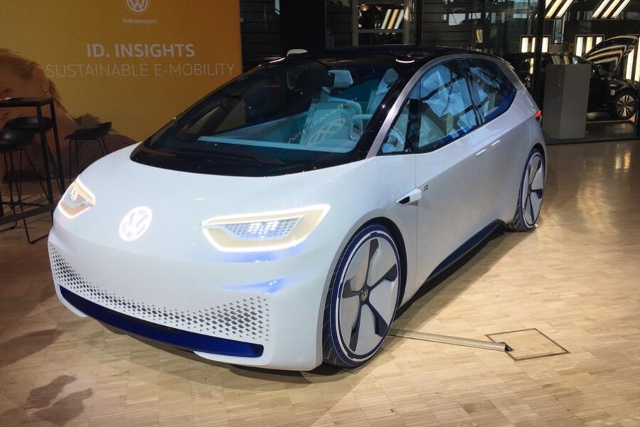 Elektroauto aus Zwickau soll unter 30.000 Euro kosten - So soll der VW I.D. - ein Auto mit rein elektrischem Antrieb - aussehen. Ab Ende 2019 wird er in Zwickau produziert. 