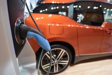 Elektromobilität: Neue Ladestationen für Fahrzeuge - 