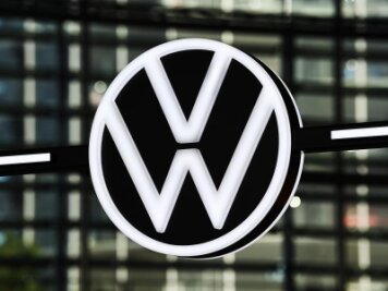 Elektromobilität: Volkswagen plant 455 Ladepunkte in Sachsen - 240 neue Ladepunkte für Elektrofahrzeuge sind 2021 an den Standorten Zwickau, Chemnitz und Dresden entstanden. VW will das Netz weiter Ausbauen.